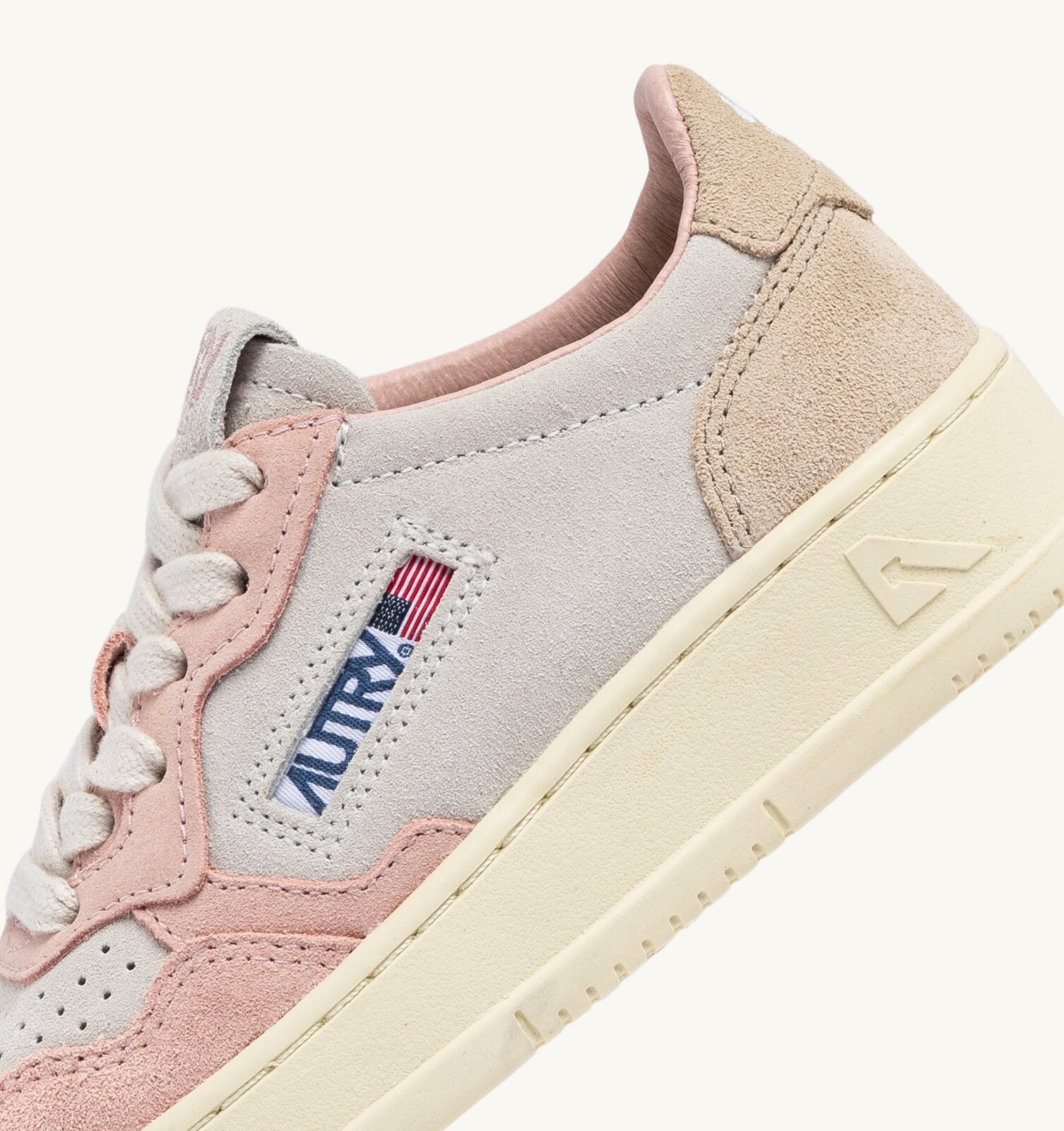 Medalist Kids Low en daim coloris powder pink et sand
