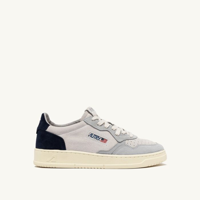 Medalist Low en daim Loft Gray et Space Blue