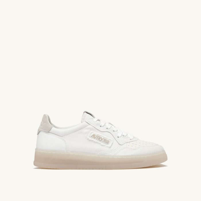 Medalist Low en toile blanche