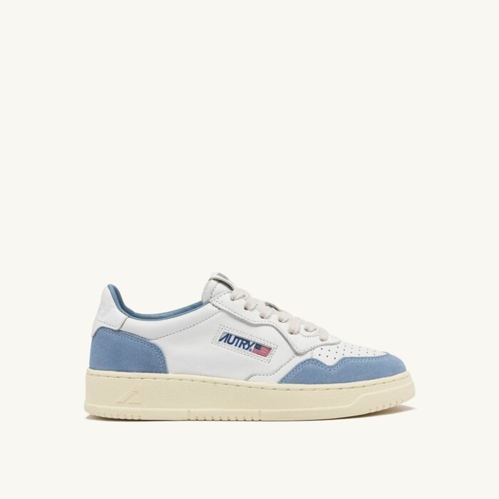 Medalist Low en cuir et daim blanc et bleu ciel