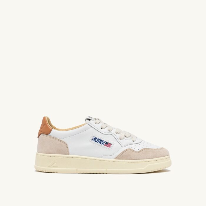 Medalist Low en cuir et daim coloris blanc et Sandstorm