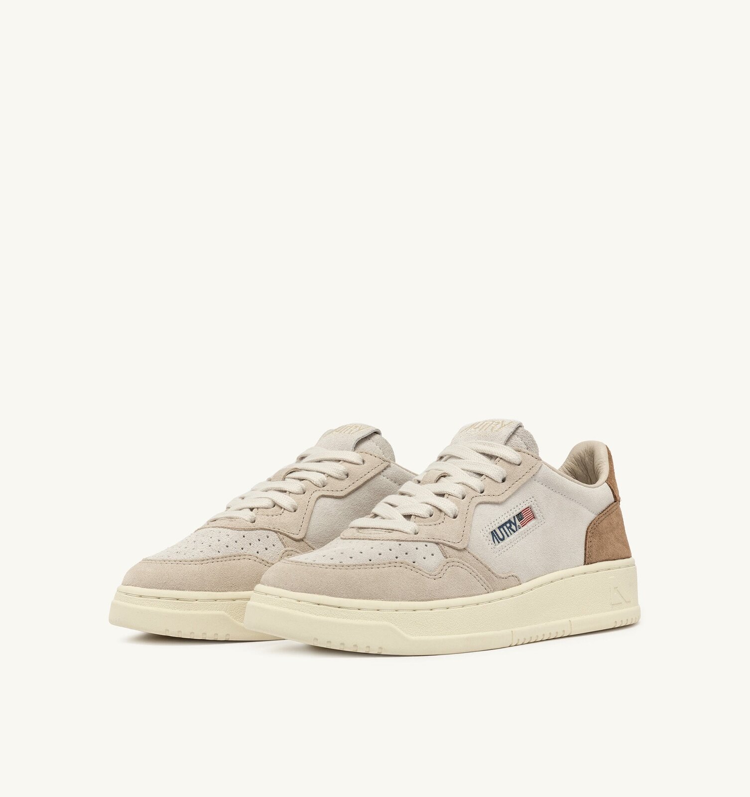 Medalist Low Tricolor en daim coloris Sand et Cigar